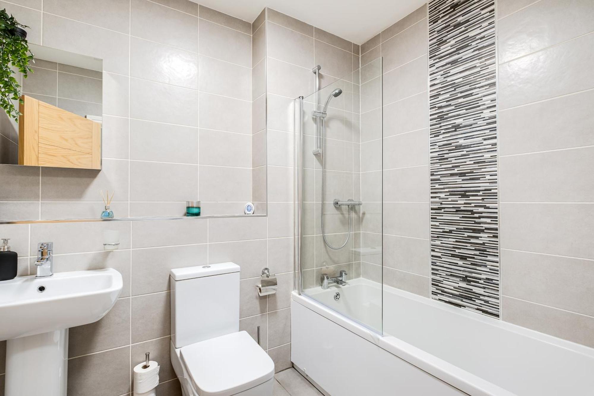 Pluxa Blue Sapphire Luxury Stay Free Parking Free Wifi - Walk Everywhere, Travel, Biz, Leisure Birmingham Bagian luar foto