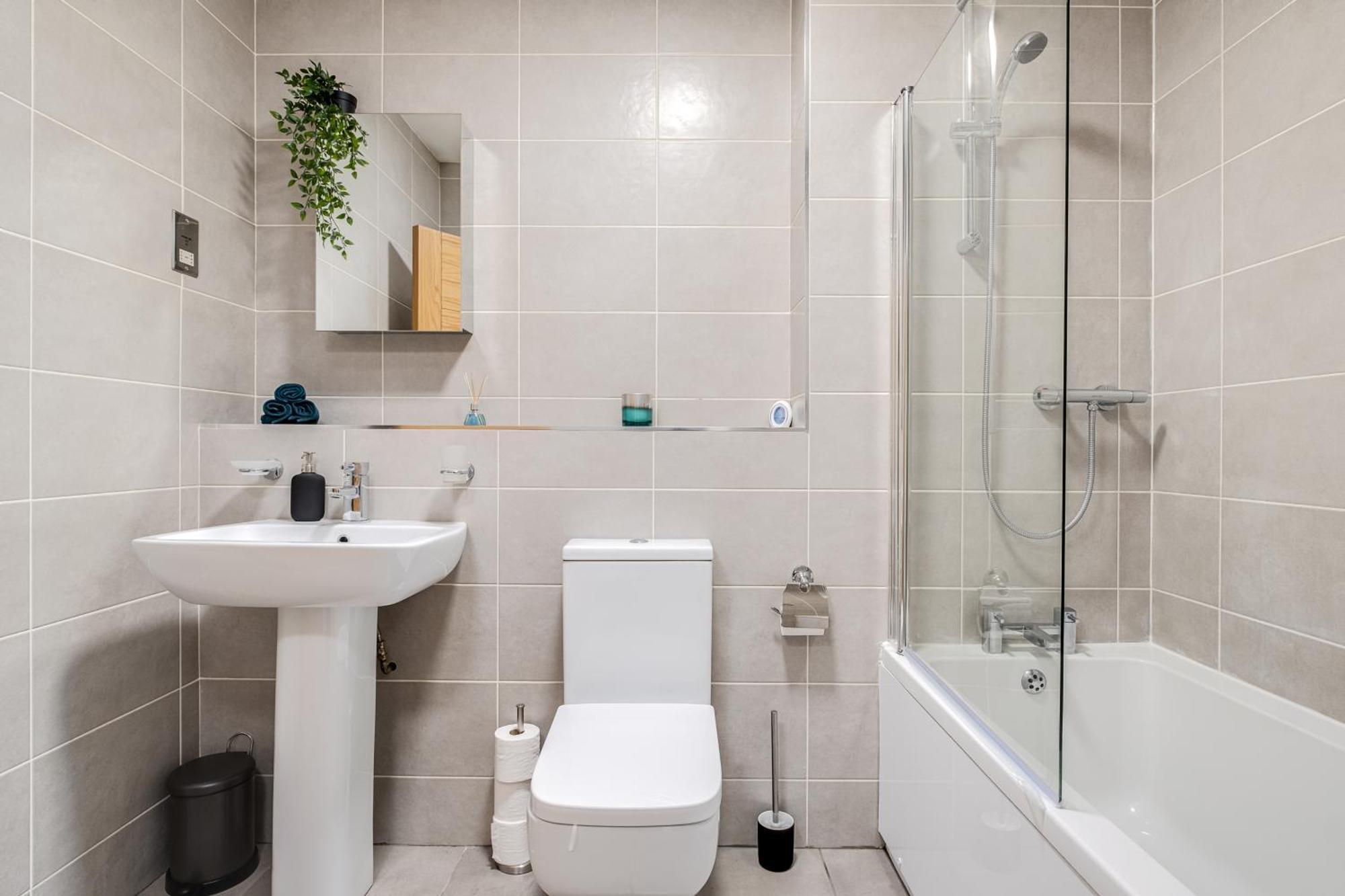 Pluxa Blue Sapphire Luxury Stay Free Parking Free Wifi - Walk Everywhere, Travel, Biz, Leisure Birmingham Bagian luar foto